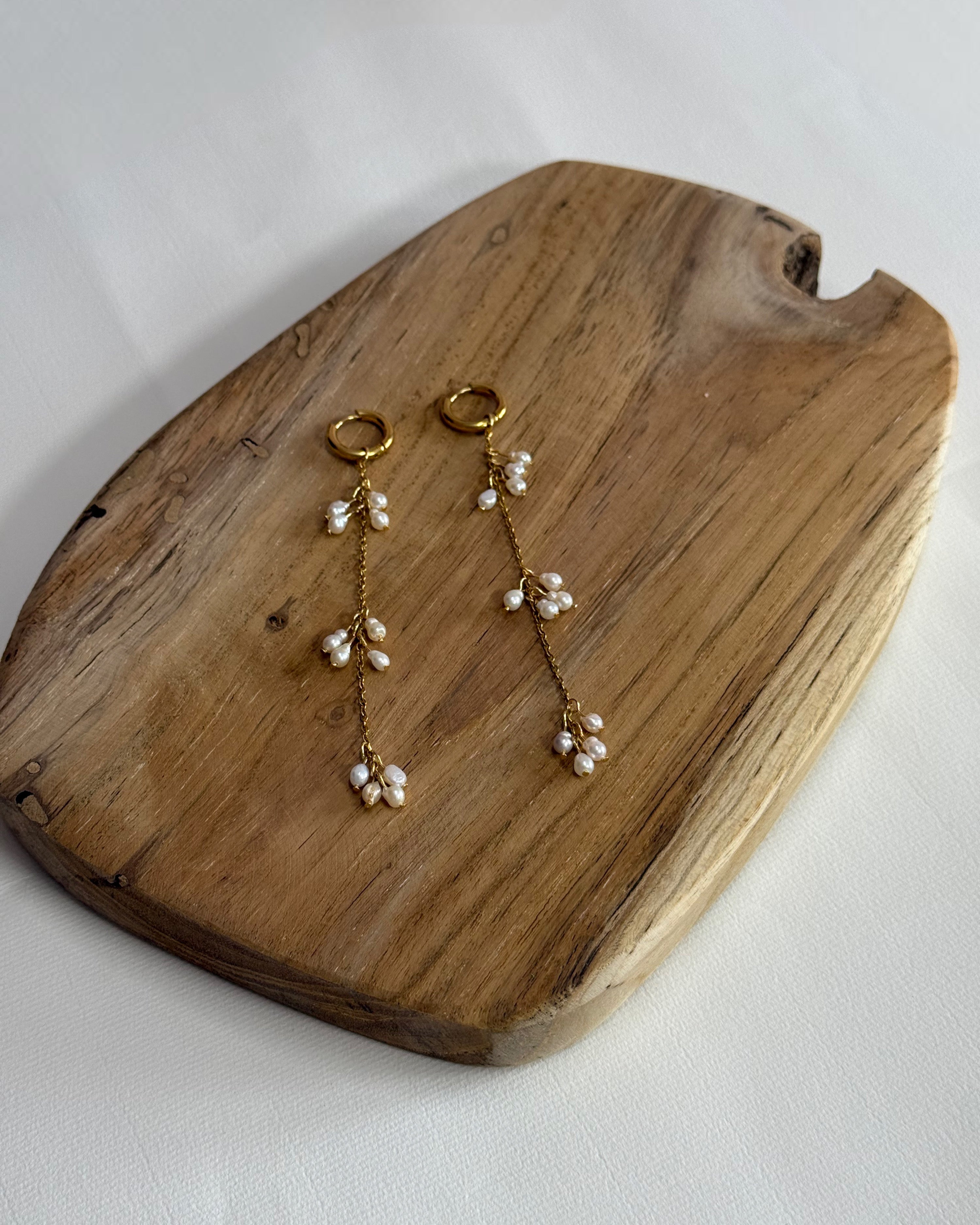 BOUCLES D'OREILLES LIGNE DE PERLES